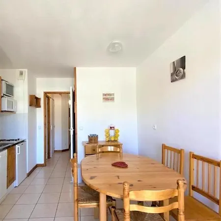 Les Monts Du Soleil, Apartment